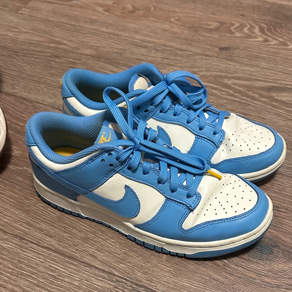 Nike Low-Top Sneakers White & Light Blue